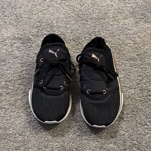 Puma Women’s Black and White Sneakers